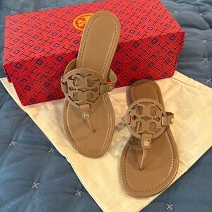 Tori Burch Miller Sandals, size 6, Almond